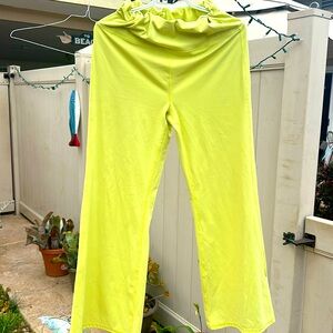 Elastic sports pants